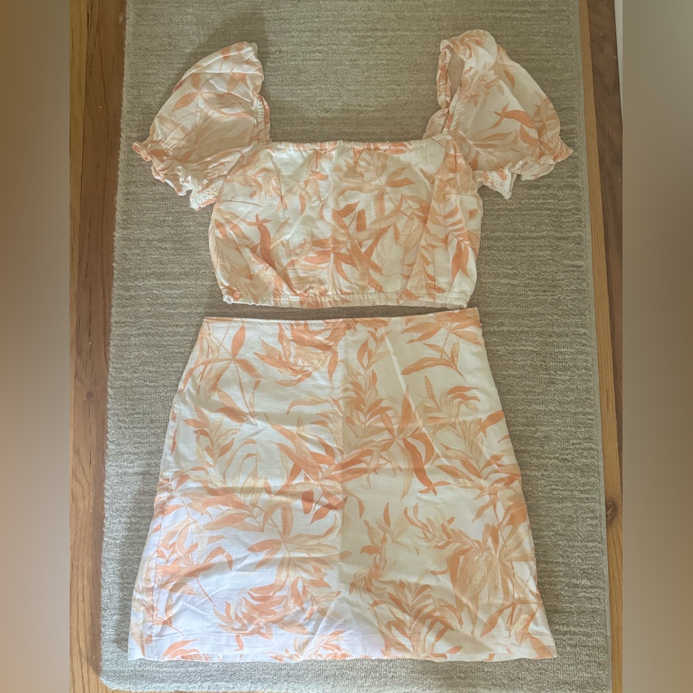 Abercrombie Linen Mini Skirt and Cropped Short-Sleeved Ruched Top